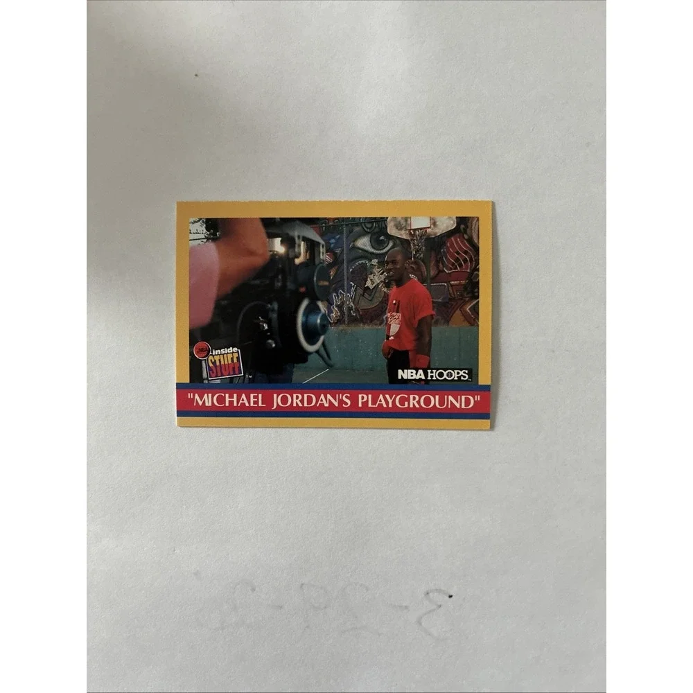 1990-91 NBA Hoops - Inside‎ Stuff Michael Jordan #382
